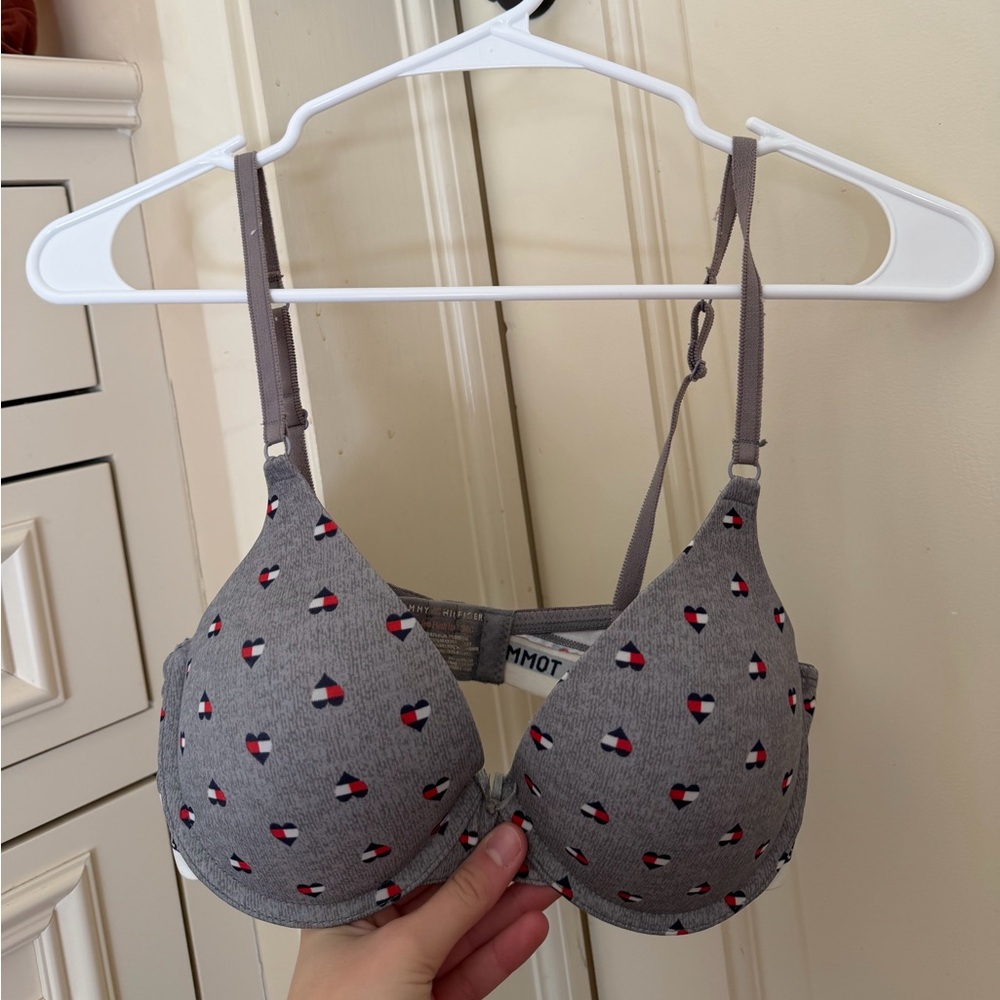 Tommy Hilfiger Bra🩶 - Picture 1 of 2